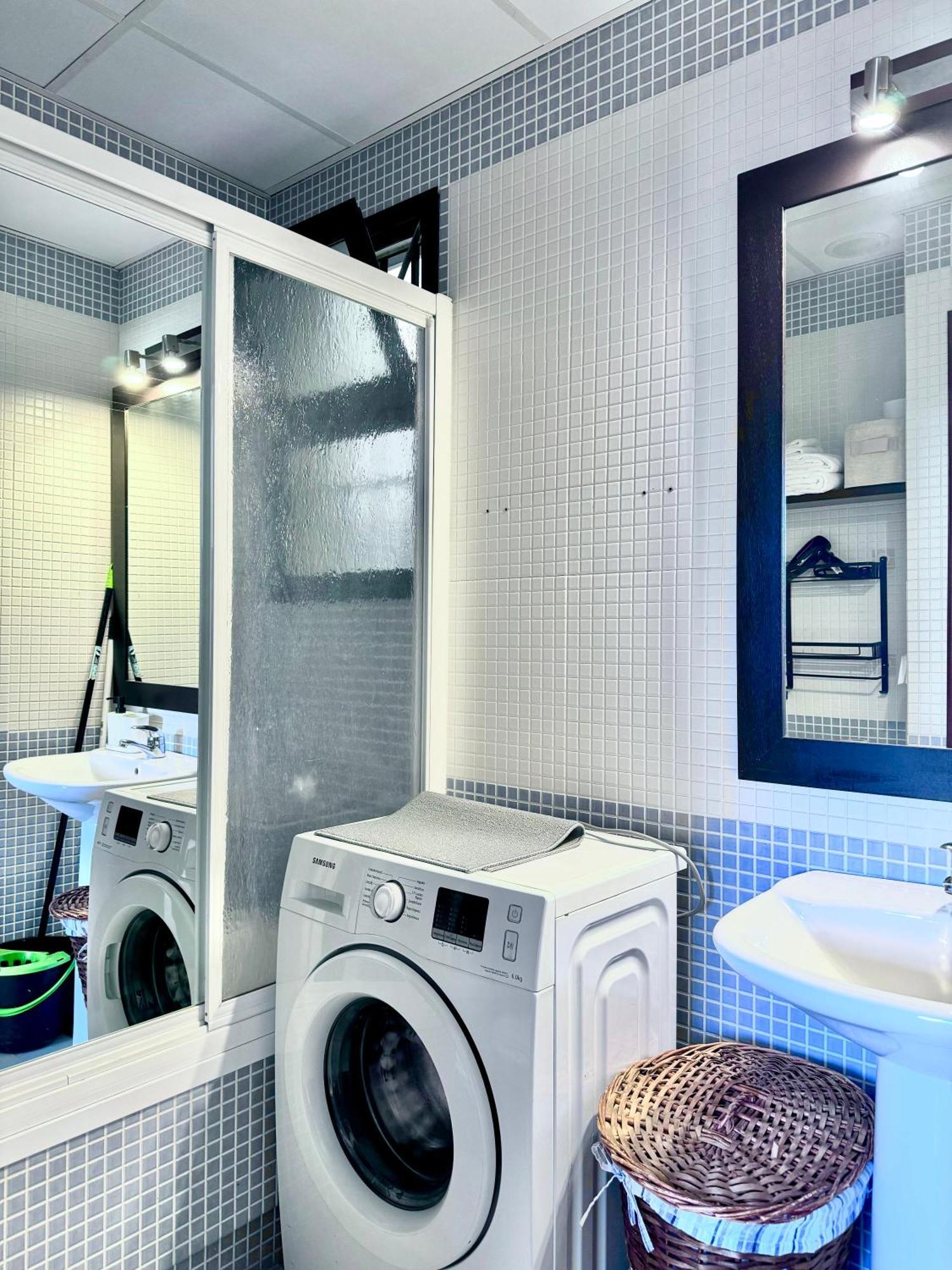 Apartamento Con Balcon Castilla Triana เซบีญา ภายนอก รูปภาพ